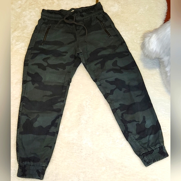 TNA - Camo Jeggings - Picture 1 of 3